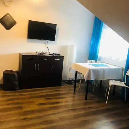 Kornlex Goscinne Z Aneksem Kuchennym Проживание в семье