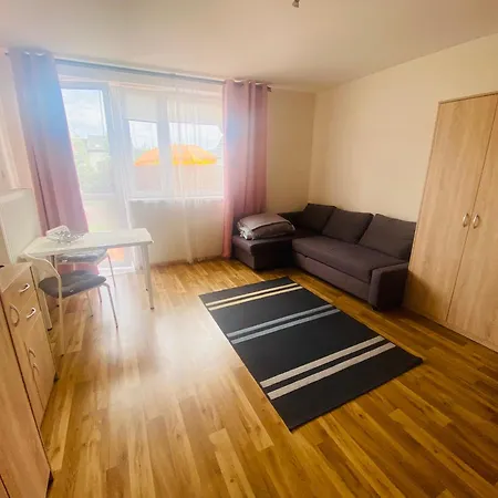 Kornlex Goscinne Z Aneksem Kuchennym * Warszawa